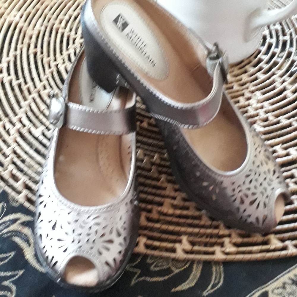 White Mountain Miso laser-cut leather mules